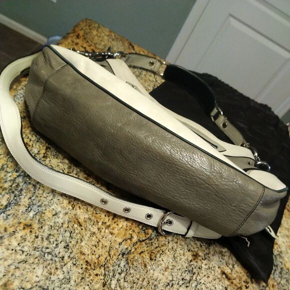 RARE COACH LIMITED EDITION MADISON SPECTATOR CREAM/TAUPE HOBO with Cover - Picture 4 of 12